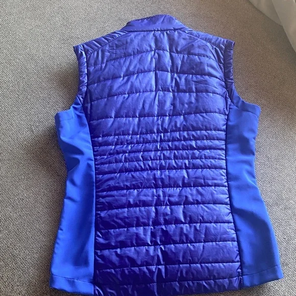Descente NWOT Puffer Vest Women Size 10 Perfect for Skiing or Layers - Picture 8 of 8